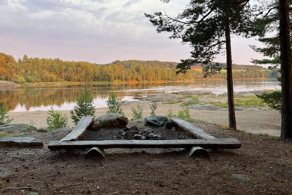 Attraktiv & Smart Funkishytte Pa Nes Strandhager. Årnes Exterior photo